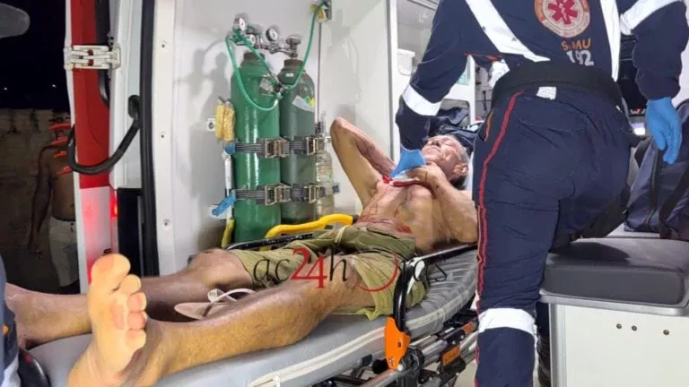 Idoso é atacado e esfaqueado por mulher enquanto caminhava em Rio Branco Idoso é atacado e esfaqueado por mulher enquanto caminhava em Rio Branco