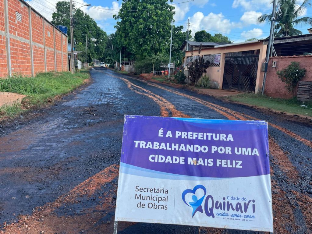 Rua João Paulo VI recebe pavimentação asfáltica no Jardim Botânico, em Senador Guiomard Rua João Paulo VI recebe pavimentação asfáltica no Jardim Botânico, em Senador Guiomard