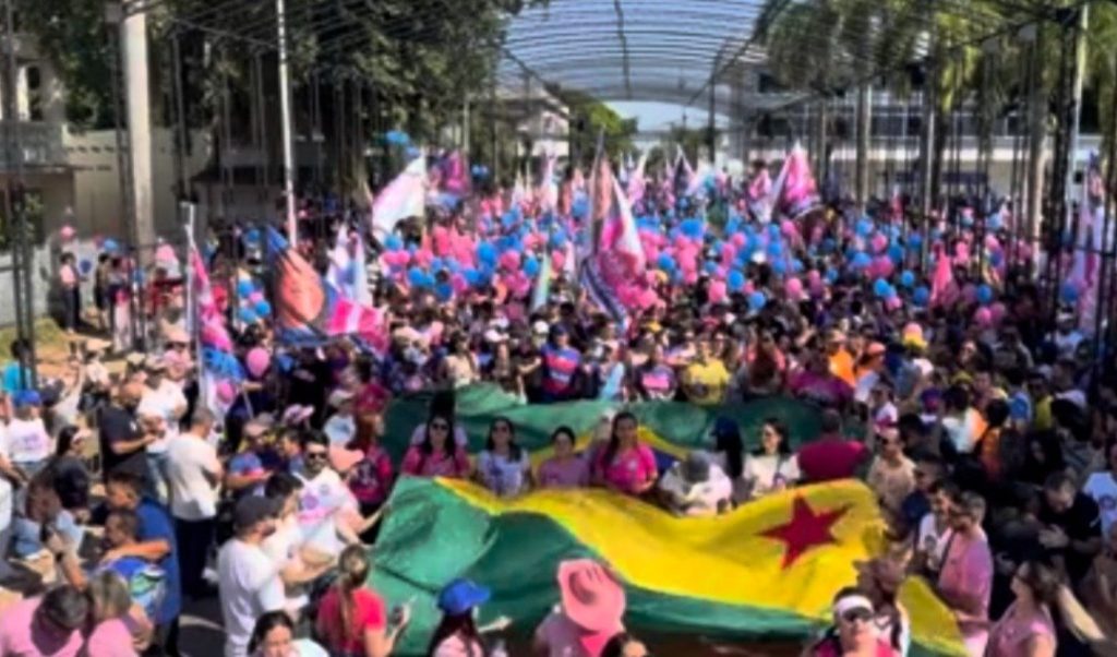 Praça da Revolução é tomada por apoiadores de Mailza Assis na véspera das eleições