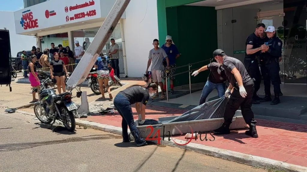 Motociclista morre após tentar evitar colisão e atingir poste em Rio Branco Motociclista morre após tentar evitar colisão e atingir poste em Rio Branco
