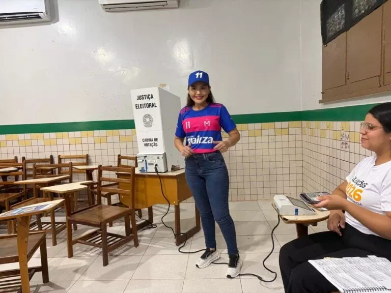 Jéssica Sales vota em Cruzeiro do Sul e diz estar preparada para assumir a Saúde Jéssica Sales vota em Cruzeiro do Sul e diz estar preparada para assumir a Saúde