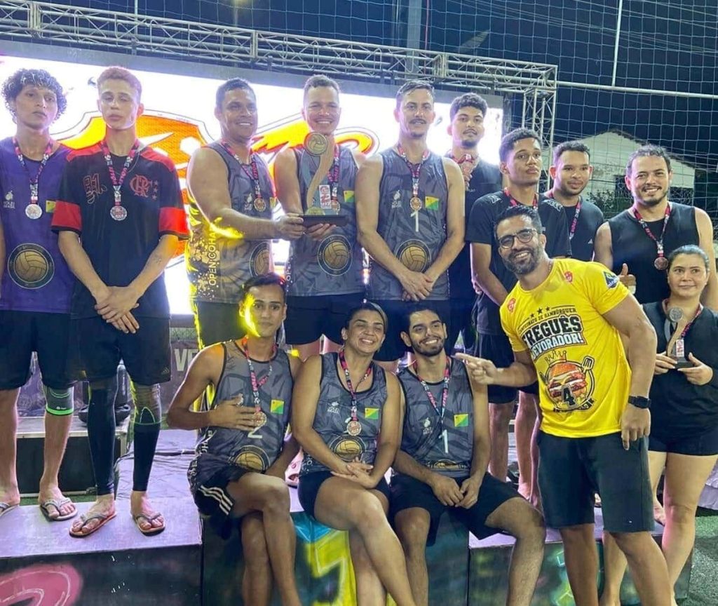 AAVP e Camisa 10 realizam torneio de vôlei de praia com 148 participantes