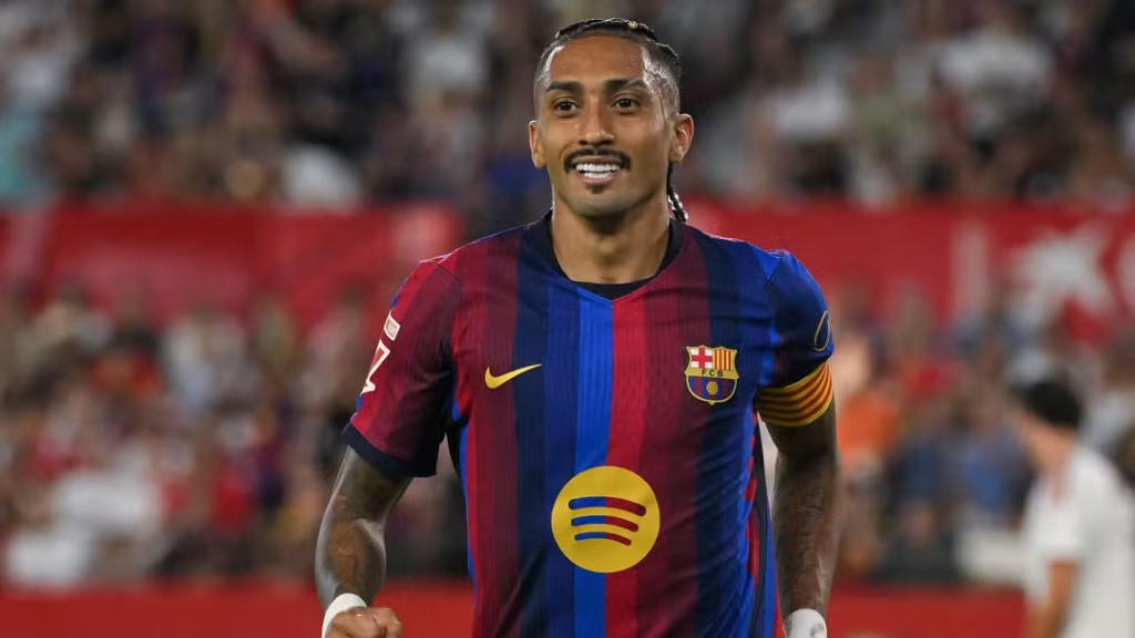Raphinha assina renovação de contrato com o Barcelona até 2030