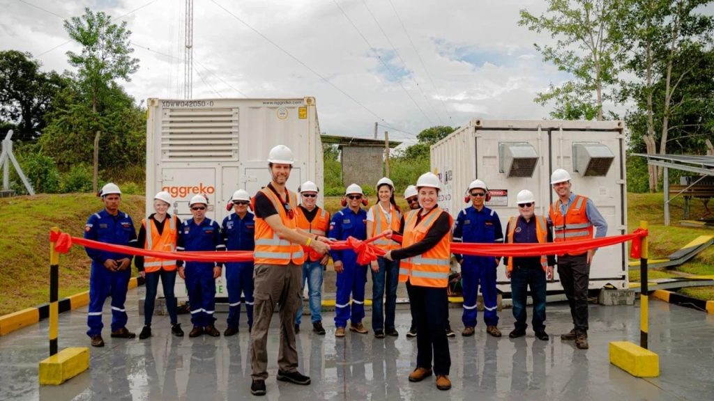 Moradores de seis localidades sem ligação com a rede nacional, de Tabatinga a Ipixuna, passam a ter a luz gerada só pela Aggreko, que concluiu a compra de seis térmicas da BBF e chega a 32 usinas no Amazonas