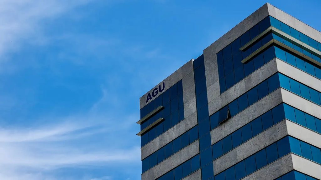 Desconto de 50% em dívidas com a União: MEI que deve até R$ 8.105 renegocia em até 60 meses nos sete editais da AGU