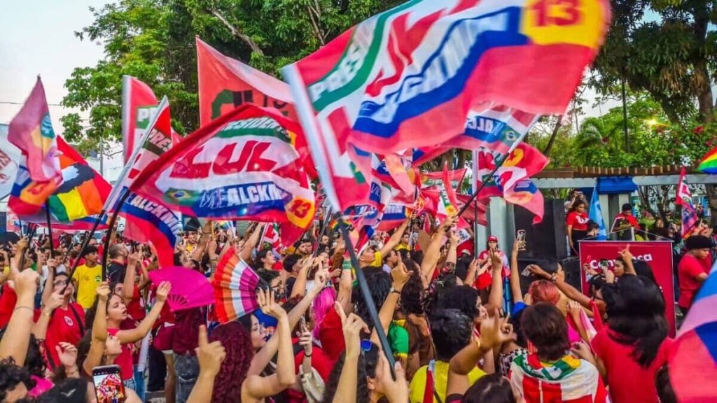 Lula realiza bandeiraço e caminhada no Acre na última semana de campanha