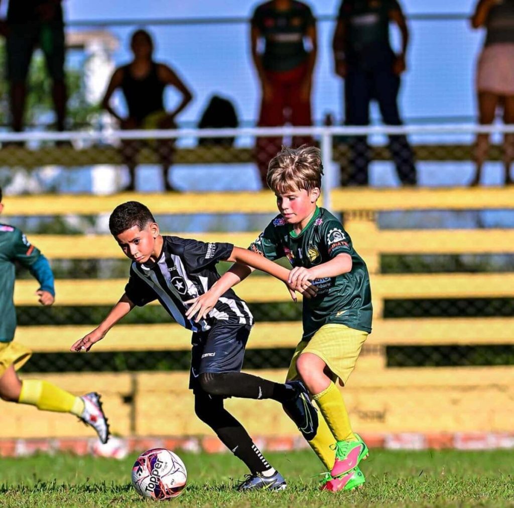 Botafogo vence Escola Galvez e se aproxima da vaga no Estadual Sub-11 Botafogo vence Escola Galvez e se aproxima da vaga no Estadual Sub-11