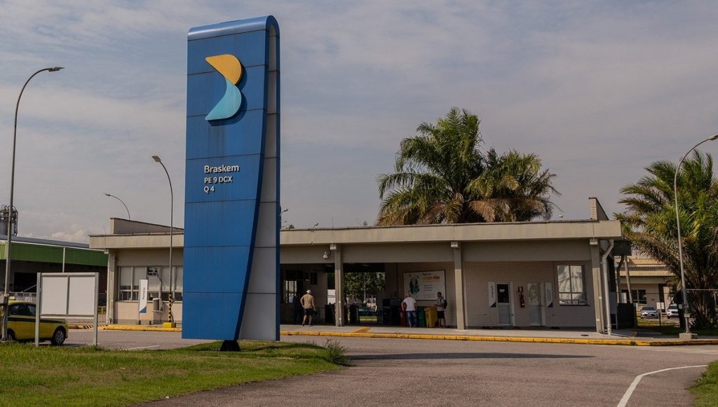 Operadores das centrais da Braskem rodaram a 69% da capacidade de eteno no 3º trimestre, e a petroquímica vendeu 9% mais resinas e 18% menos químicos no Brasil