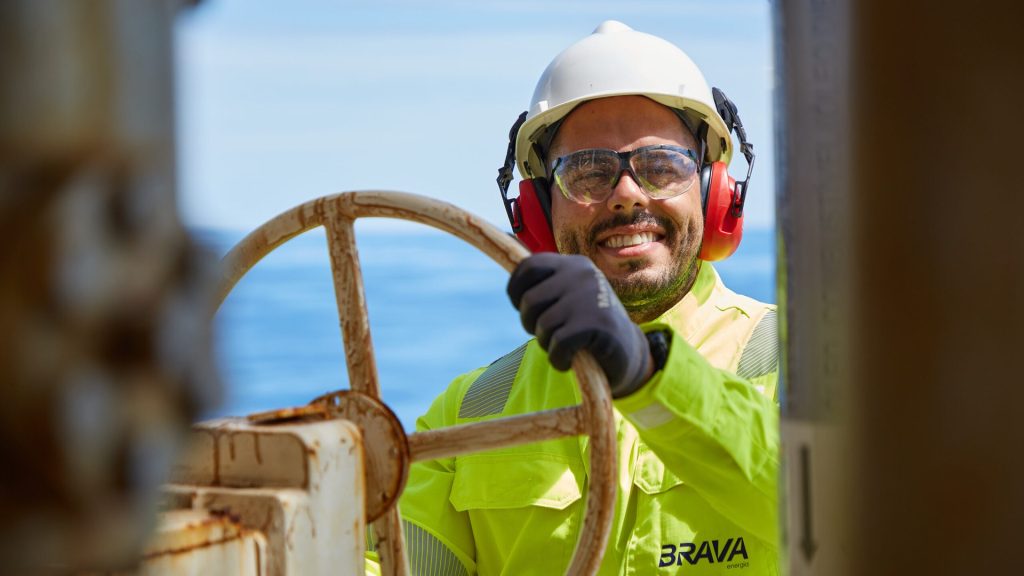 Brava Energia abre vaga de técnico de elétrica e instrumentação offshore com R$ 2.500 em vale-refeição e alimentação e cadastro até 8 de novembro