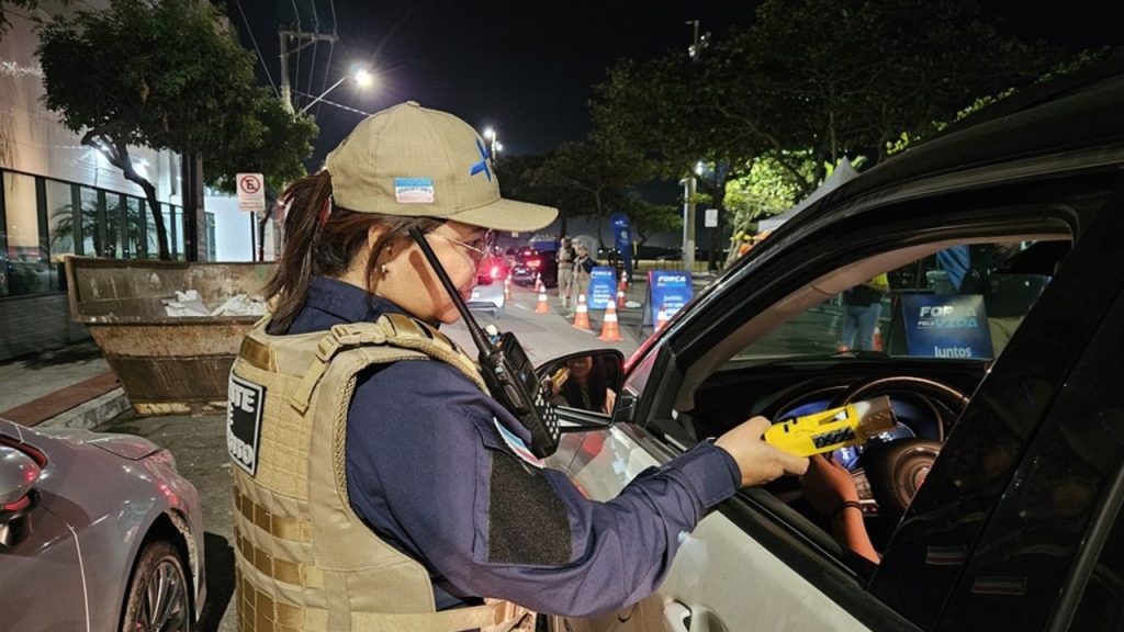 Especialista em trânsito lista as infrações que, sozinhas, já tiraram a CNH de 5.562 motoristas do Espírito Santo em 2026, e o Detran deixa o condutor antecipar a suspensão pela internet