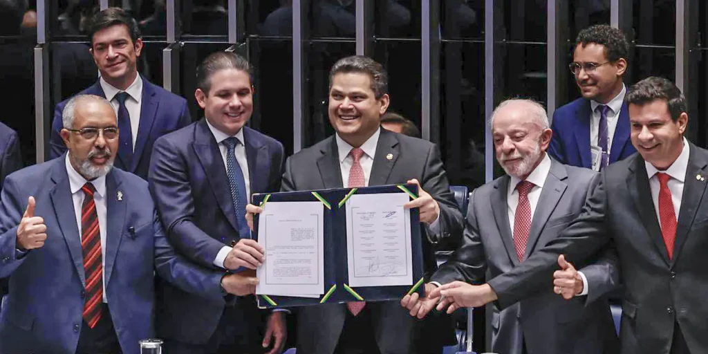 Congresso promulga emenda do fim da 6x1; escala 5x2 começa em 60 dias