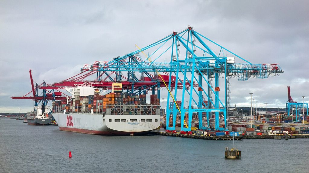 Por que gigantes cargueiros evitam desligar o motor principal no meio do oceano: combustível aquecido, ar comprimido a 30 bar e uma partida que exige preparação