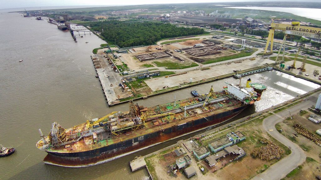 Brasil corre para ampliar reciclagem de navios e plataformas até 2029 enquanto Petrobras prevê remover 18 unidades e três plataformas já foram destinadas ao exterior