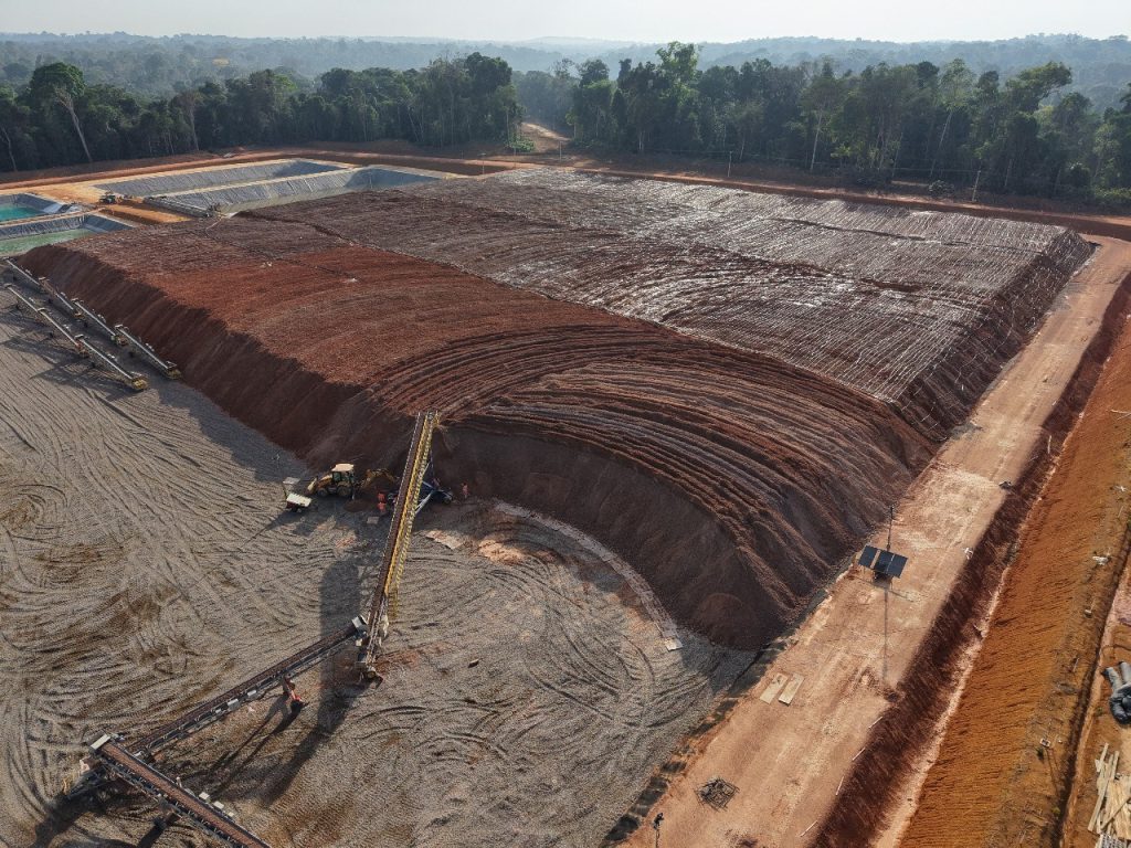 Mina de ouro no Pará vende primeiro lote de 74,6 kg por cerca de R$ 52 milhões e acelera Cuiú Cuiú com planta operando 24 horas por dia antes da produção comercial