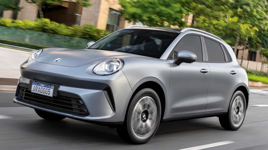 GWM esgota 2 mil unidades do Ora 5 em apenas 24 horas, mas brasileiros continuam esperando cerca de 90 dias pelo SUV elétrico; montadora admite dificuldade para entregar carros
