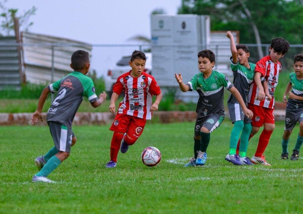 Jogos do Campeonato Sub-11 agitam o Florestinha nesta quinta-feira Jogos do Campeonato Sub-11 agitam o Florestinha nesta quinta-feira