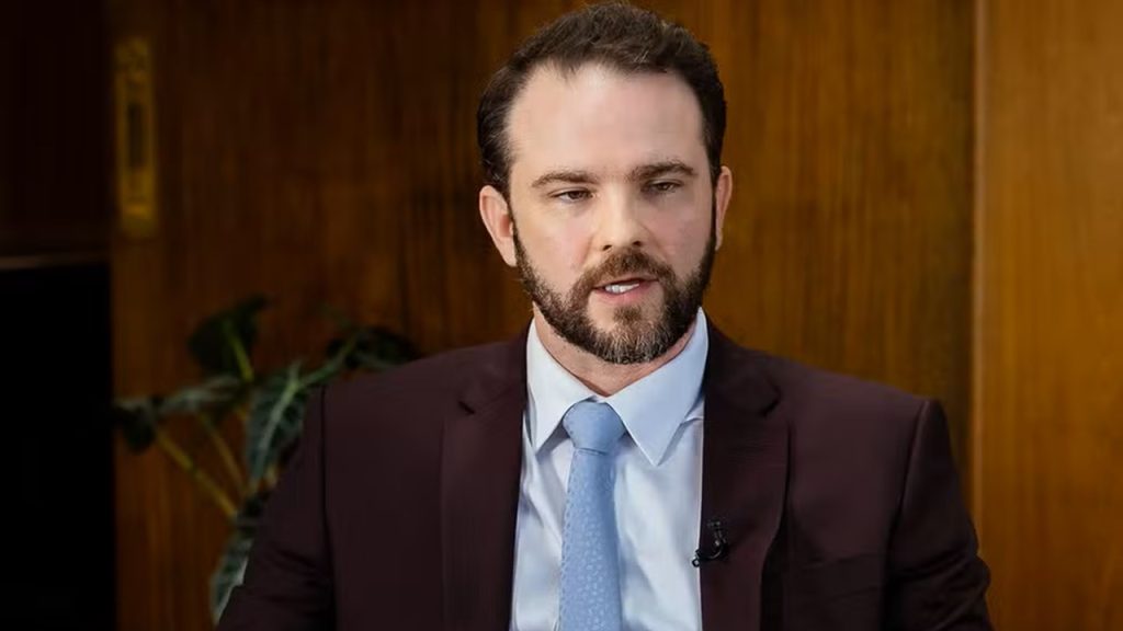 Governo quer ampliar contenção de gastos para atingir meta fiscal; Durigan anuncia proposta que depende do Congresso