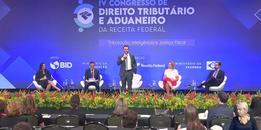 Durigan defende Receita como plataforma de inteligência do Estado
