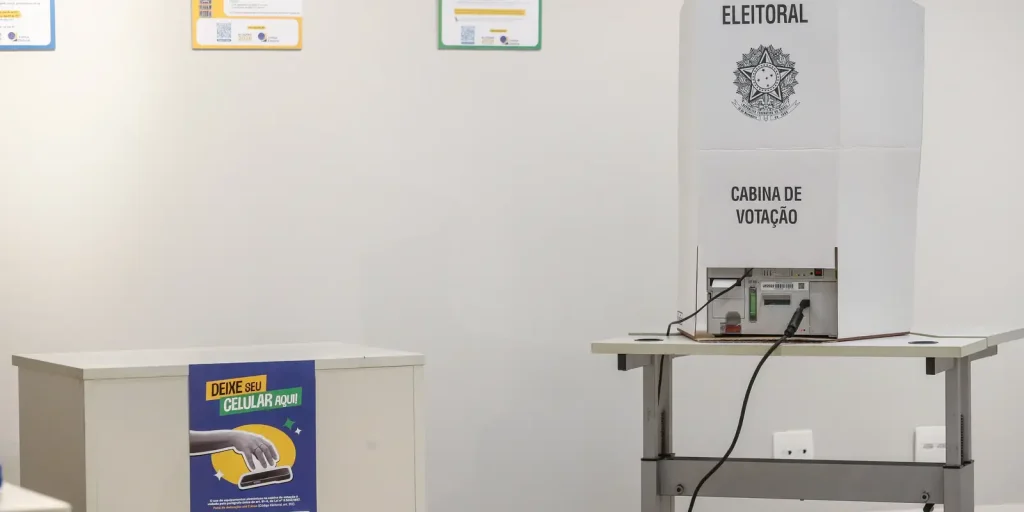 Eleitores de Itaguaí, no Rio, votam domingo também para prefeito Eleitores de Itaguaí, no Rio, votam domingo também para prefeito
