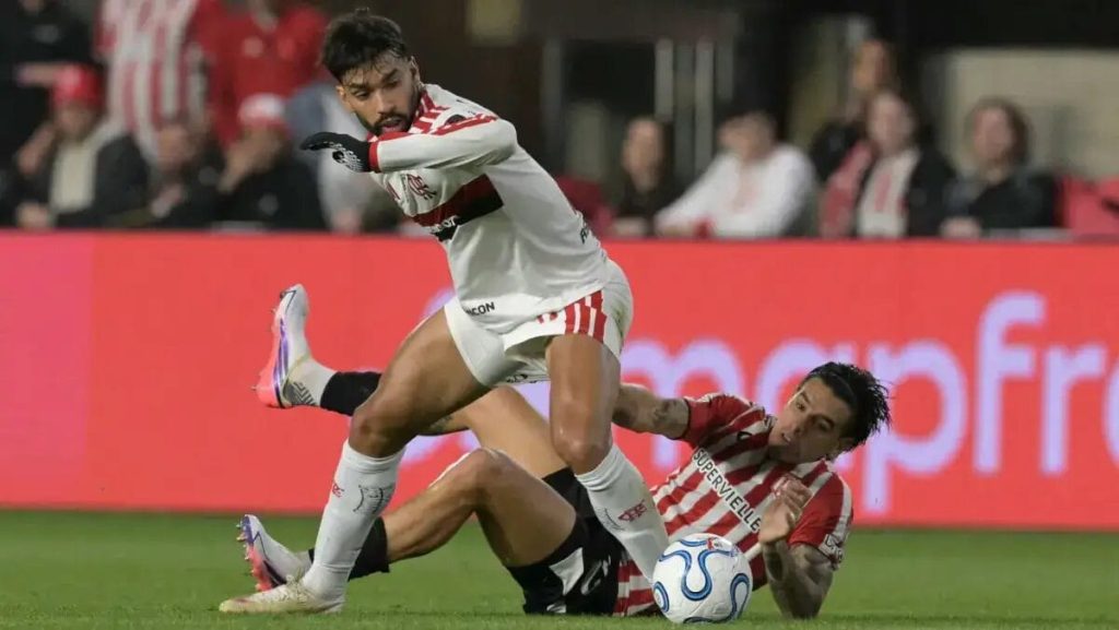 Flamengo empata com Estudiantes e segura pressão na semifinal da Libertadores Flamengo empata com Estudiantes e segura pressão na semifinal da Libertadores