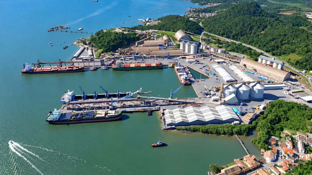 Fundo da Marinha Mercante aprova R$ 8,3 bilhões para 26 projetos e pode impulsionar mais de 6,5 mil empregos no setor naval e portuário Fundo da Marinha Mercante aprova R$ 8,3 bilhões para 26 projetos e pode impulsionar mais de 6,5 mil empregos no setor naval e portuário