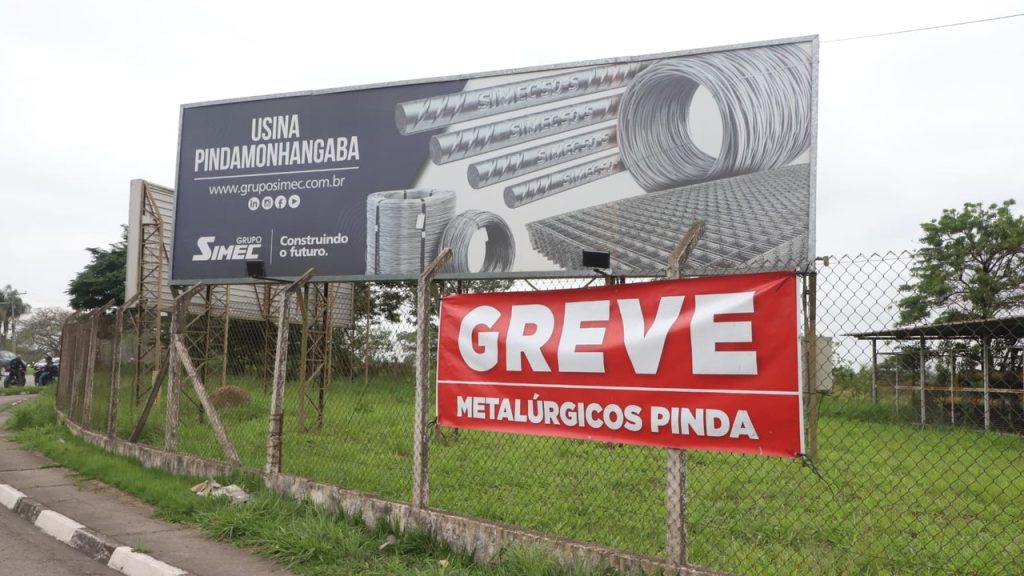 Comerciantes de Pindamonhangaba esperam R$ 6,6 milhões a mais no caixa nesta semana, com os cerca de mil metalúrgicos da GV do Brasil recebendo R$ 6.650 cada após a greve Comerciantes de Pindamonhangaba esperam R$ 6,6 milhões a mais no caixa nesta semana, com os cerca de mil metalúrgicos da GV do Brasil recebendo R$ 6.650 cada após a greve