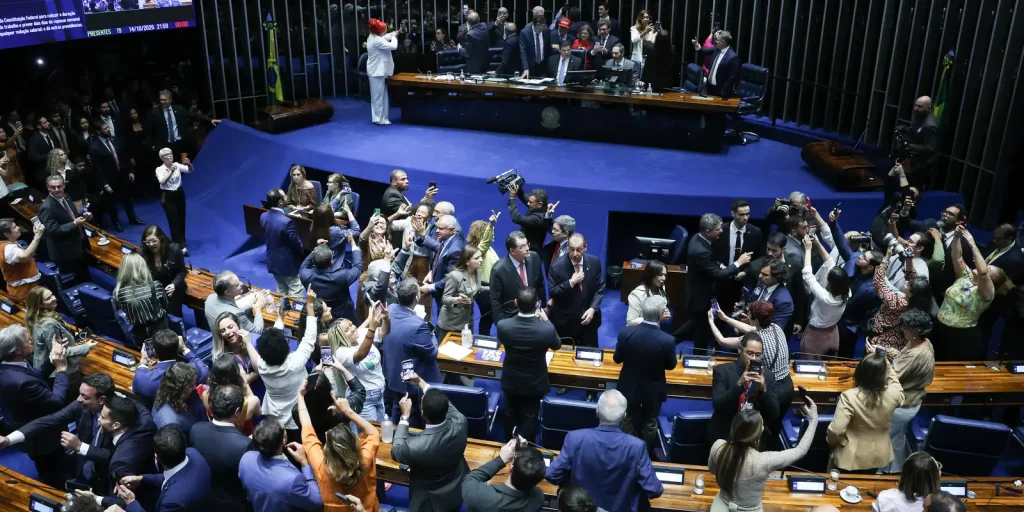 Imprensa estrangeira vê vitória de Lula em aprovação do fim da 6×1 Imprensa estrangeira vê vitória de Lula em aprovação do fim da 6x1