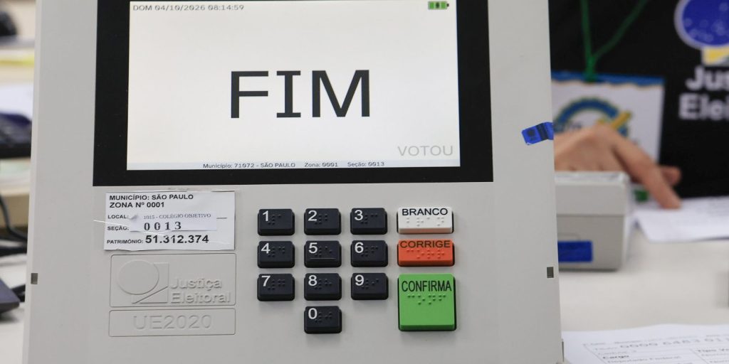 TSE registra 421 urnas substituídas nas primeiras 2 horas de votação TSE registra 421 urnas substituídas nas primeiras 2 horas de votação