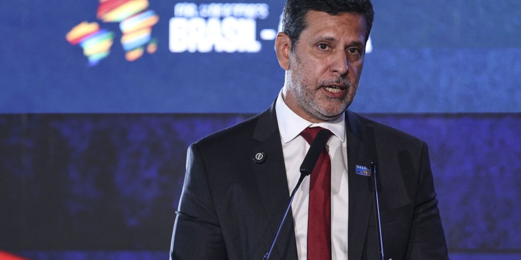 MEC irá pedir investigação de ameaças a universidades em redes sociais MEC irá pedir investigação de ameaças a universidades em redes sociais