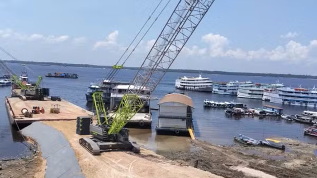 Com R$ 916 milhões de investimento, Manaus começa obras de novo porto com entrada gratuita e terminal de 38 mil m² para passageiros e cargas Com R$ 916 milhões de investimento, Manaus começa obras de novo porto com entrada gratuita e terminal de 38 mil m² para passageiros e cargas