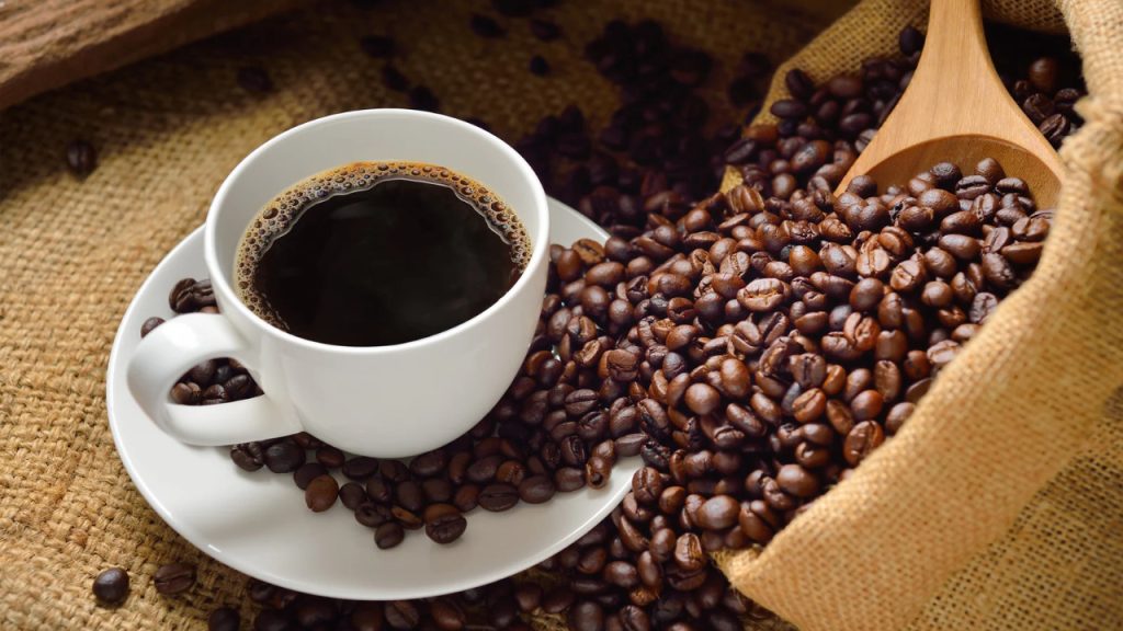 Pacote de café fica 19% mais barato no Paraná em um ano e chega a R$ 23,90 no varejo