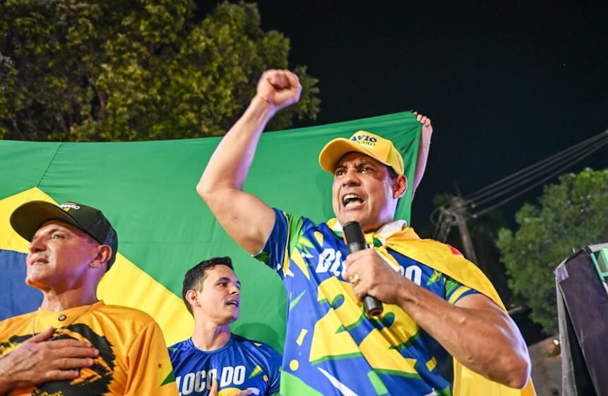 Coronel Ulysses acredita na vitória de Flávio Bolsonaro em carreata no Acre Coronel Ulysses acredita na vitória de Flávio Bolsonaro em carreata no Acre