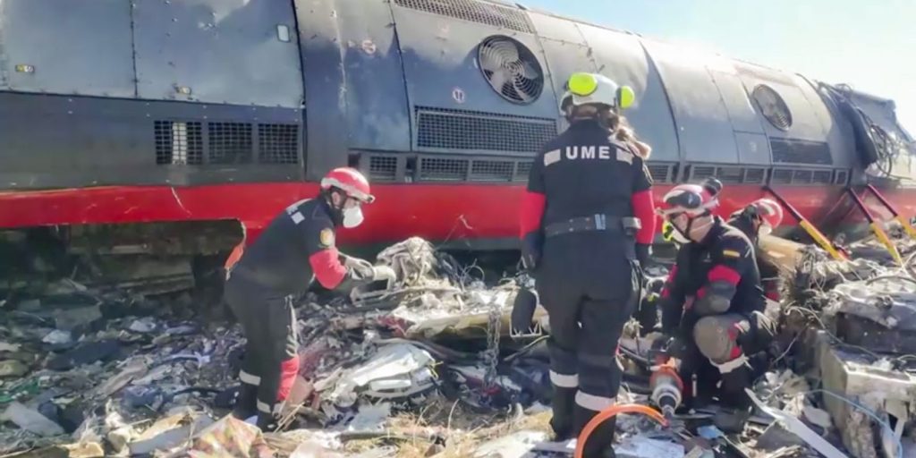 Espanha: equipes fazem buscas na esperança de encontrar sobreviventes
