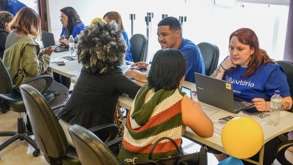Organizações oferecem vagas de emprego para refugiados e migrantes em São Paulo, com cursos gratuitos, revisão de currículos e apoio para entrar no mercado de trabalho Organizações oferecem vagas de emprego para refugiados e migrantes em São Paulo, com cursos gratuitos, revisão de currículos e apoio para entrar no mercado de trabalho