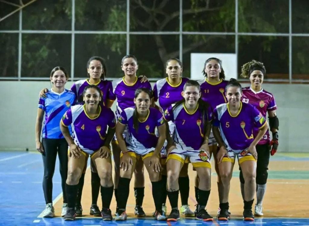 Rio Branco e Real Sociedade disputam título do Estadual Feminino de Futsal Rio Branco e Real Sociedade disputam título do Estadual Feminino de Futsal