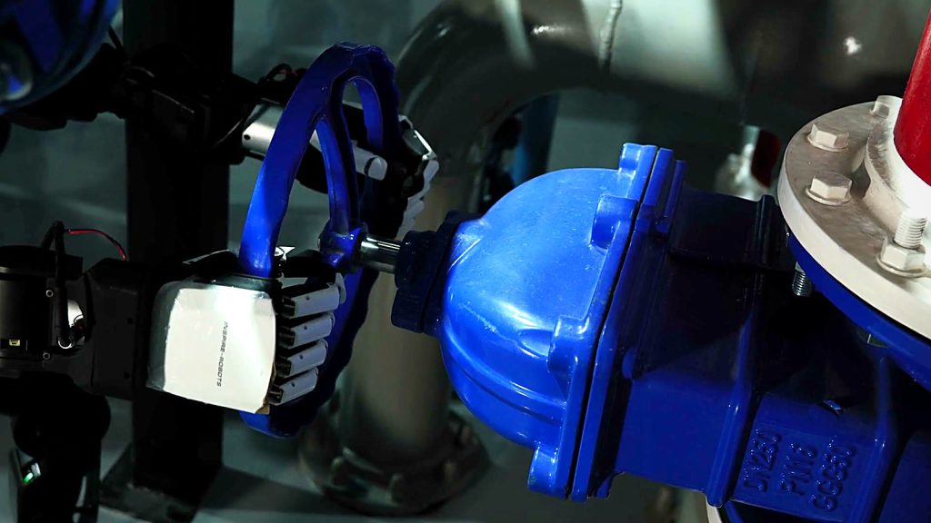 Robô humanoide criado em cinco meses pode fechar válvula em vazamento de gás numa plataforma de petróleo enquanto o operador fica em terra com óculos de realidade virtual Robô humanoide criado em cinco meses pode fechar válvula em vazamento de gás numa plataforma de petróleo enquanto o operador fica em terra com óculos de realidade virtual