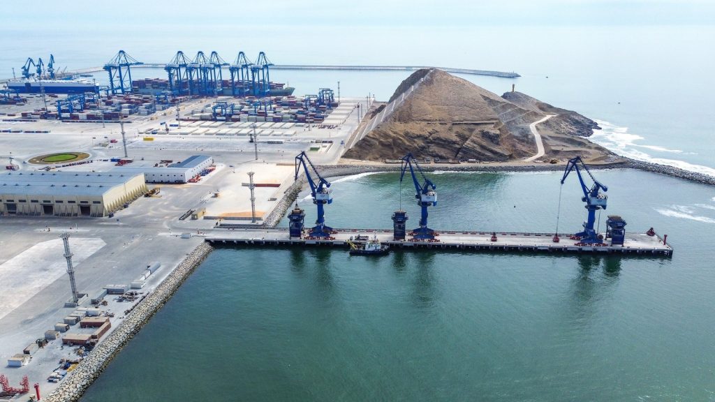 COSCO abre rota marítimo-aérea da China a São Paulo: encomenda de loja online pode chegar em cerca de 30 dias, quase 10 a menos que no navio direto, mas o frete ainda não tem preço