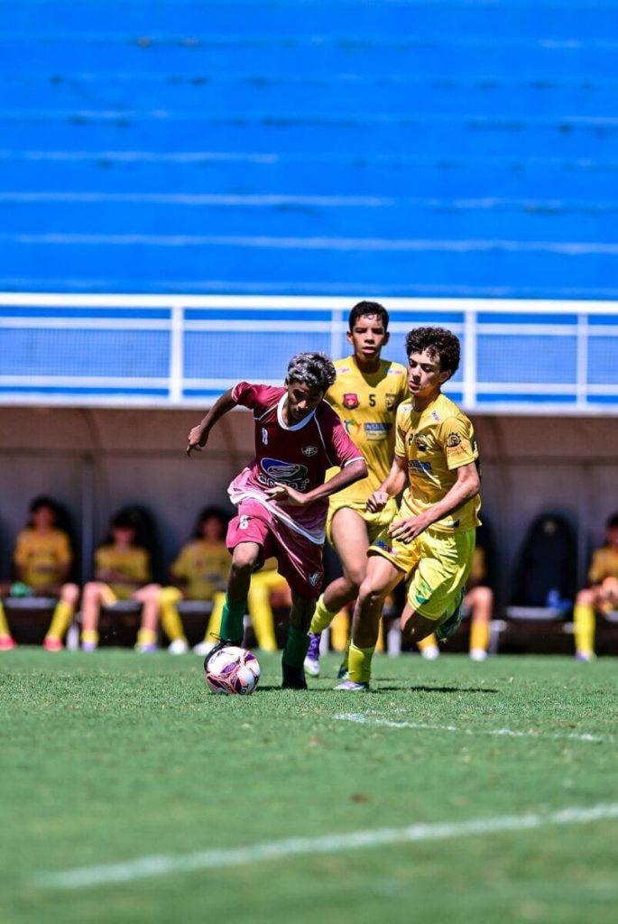 Santa Cruz e Independência lideram Campeonato Estadual Sub-15 Santa Cruz e Independência lideram Campeonato Estadual Sub-15