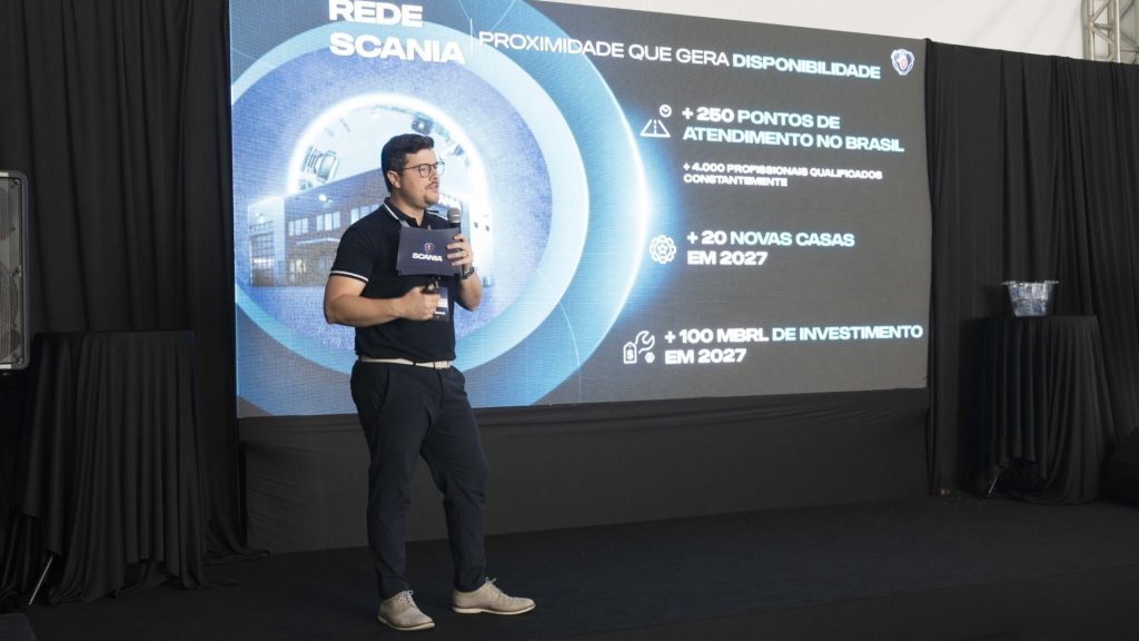 Donos de frota com caminhão Scania vão ganhar 20 novos pontos de atendimento em 2027: montadora põe R$ 100 milhões na rede, que chega a 290 endereços e leva a oficina para dentro da garagem do cliente Donos de frota com caminhão Scania vão ganhar 20 novos pontos de atendimento em 2027: montadora põe R$ 100 milhões na rede, que chega a 290 endereços e leva a oficina para dentro da garagem do cliente