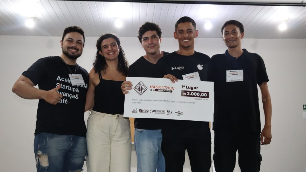 SECAFÉ leva R$ 2 mil e vence hackathon em Viçosa com secador vertical de café pensado para secar o grão sem contato com fumaça SECAFÉ leva R$ 2 mil e vence hackathon em Viçosa com secador vertical de café pensado para secar o grão sem contato com fumaça