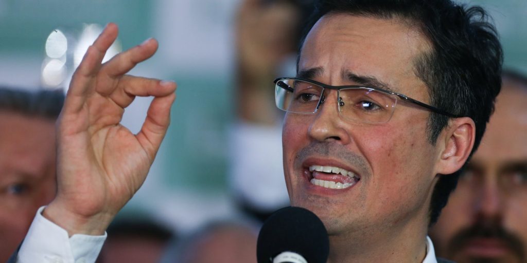 TSE adia julgamento sobre candidatura de Deltan Dallagnol ao Senado TSE adia julgamento sobre candidatura de Deltan Dallagnol ao Senado