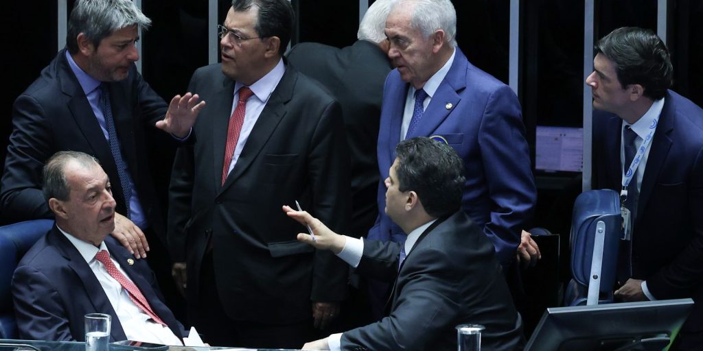 Senadores aprovam pedido para acelerar votação da PEC da Segurança