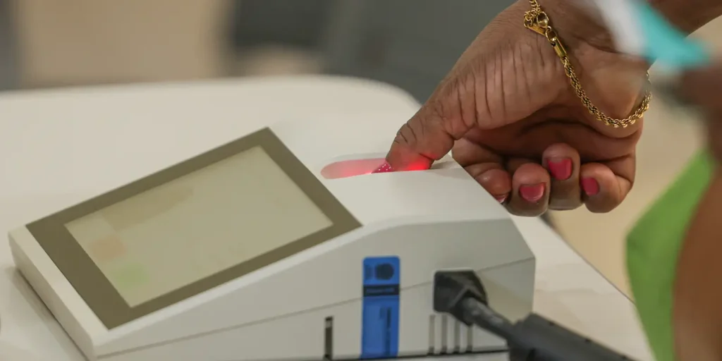 Sobe para 1.543 número de urnas substituídas no primeiro turno Sobe para 1.543 número de urnas substituídas no primeiro turno