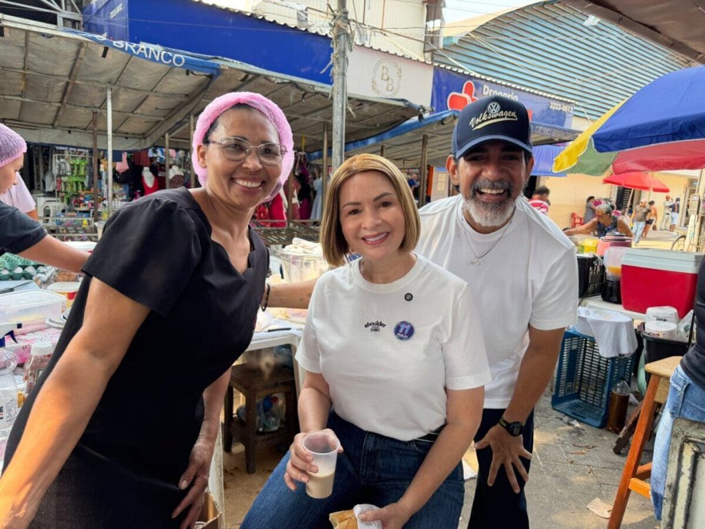 Socorro Neri visita Mercado Aziz Abucater para agradecer apoio recebido Socorro Neri visita Mercado Aziz Abucater para agradecer apoio recebido