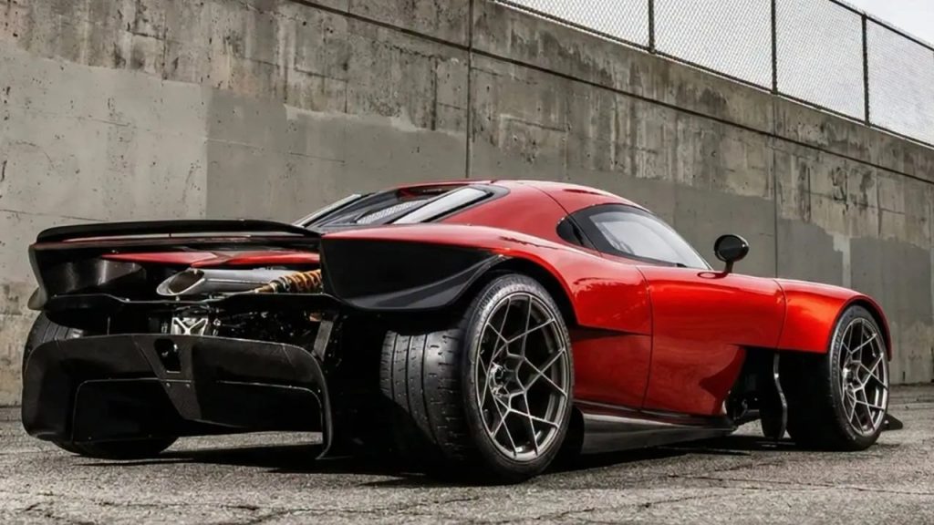 Irmãos desenvolvem supercarro que poderá trocar motor a combustão por conjunto elétrico e manter câmbio manual nas duas configurações Irmãos desenvolvem supercarro que poderá trocar motor a combustão por conjunto elétrico e manter câmbio manual nas duas configurações