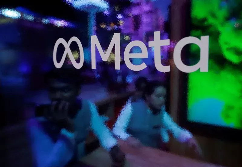 Meta diz ao TSE que Flávio e Lula foram tratados de forma igual e que cumpriu determinações Meta diz ao TSE que Flávio e Lula foram tratados de forma igual e que cumpriu determinações