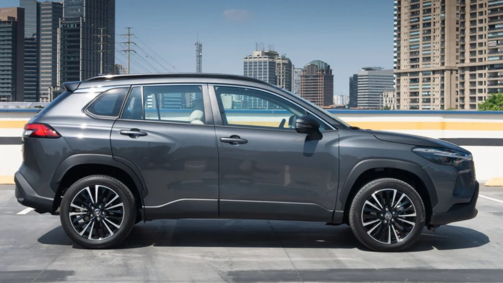 Toyota anuncia descontos de até R$ 54.600 em outubro; Hilux tem redução de R$ 70.100 para produtores rurais