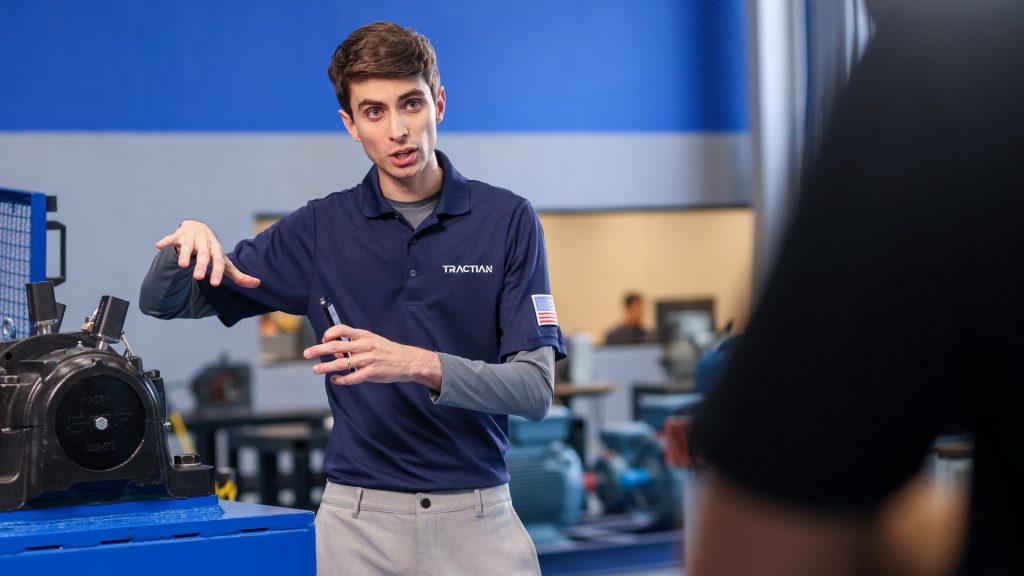Filho de técnico de manutenção de uma fábrica de papel, Igor Marinelli cofundou a Tractian em São Paulo em 2019, e a startup captou US$ 130 milhões e virou unicórnio de IA de US$ 1,4 bilhão com sensores em mais de 2 mil instalações industriais Filho de técnico de manutenção de uma fábrica de papel, Igor Marinelli cofundou a Tractian em São Paulo em 2019, e a startup captou US$ 130 milhões e virou unicórnio de IA de US$ 1,4 bilhão com sensores em mais de 2 mil instalações industriais