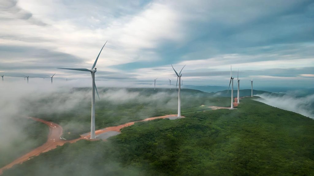 WEG, de Jaraguá do Sul, certifica o maior aerogerador terrestre já produzido no Brasil, de 7 MW e nascido de parceria com a Petrobras, e prepara a máquina para vender fora do país WEG, de Jaraguá do Sul, certifica o maior aerogerador terrestre já produzido no Brasil, de 7 MW e nascido de parceria com a Petrobras, e prepara a máquina para vender fora do país